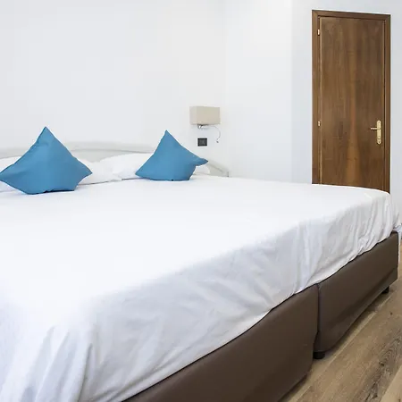 Cappello E Cadore בלונו